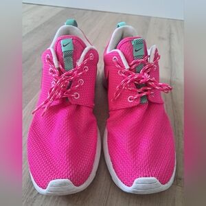 Nike Roshe Run Size 8
